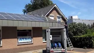 Demo zonnepaneelreiniging door BFH cleaning bij TMI Bosch in 't Harde