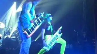 Dragonforce's Vadim Pruzhanov and Sonata Arctica's Henrik Klingenberg keyboard solo 10/11/09