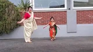 Lavani (लावणी) Marathi Folk Dance | Mother daughter duo |