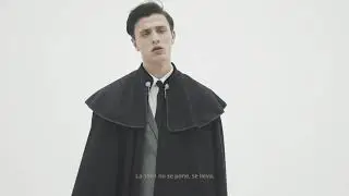 How to wear a cape  1901, Sese&ntilde;a's iconic cape