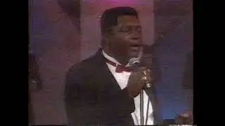 Mil horas Sonora Dinamita de Lucho Argain canta: John Jairo Muriillo