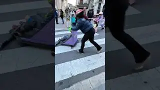 ЭТО БЕЗУМИЕ! Гонки на самодельных тележках в La Canonja, Испания.