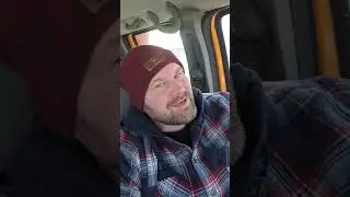 с кораблем или спасательной шлюпкой