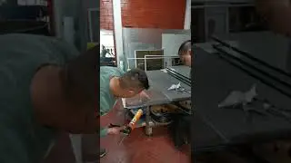 Inyección de gas a panel de vidrio, para acústica.