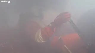 BMW E30 driver full locks its tires to produce astonishing smoke!