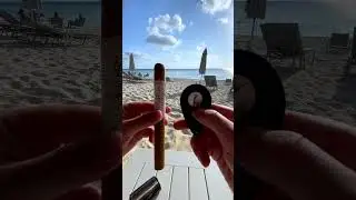 😎☀️BEST BEACH VIBES?!🏖️ 🔥 Rocky Patel Cigar and Chill💯 #asmr #shorts