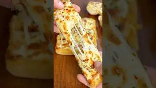 Extra cheesy garlic bread #garlicbread #asmr