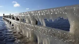 Prachtige winterse drone beelden van het IJsselmeer.