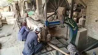 cutting wood to make furniture's #cuttingmachine #fyp #woodworkingtools