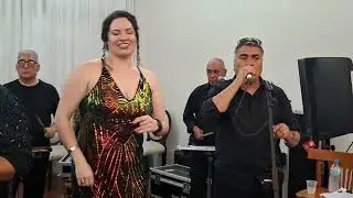 Alejandro Albistur con Mogambo -          tocando en Salón Ouro Preto en Santa María