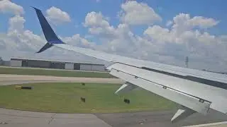 Delta 737-900 landing Atlanta