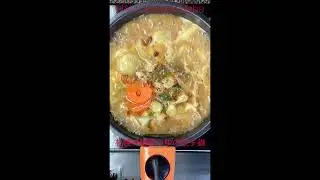 HAL&rsquo;s kitchen Nabe 29260116  札幌味噌鍋つゆの餃子鍋