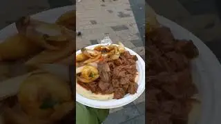 Gulaș in Budapesta Ungaria #shorts #food #fastfood #streetfood #hungary #christmas