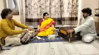 Vinod padge with vocalist Aporwa ranade and Sanket oak on Tabla