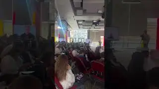 Студенты колледжа 