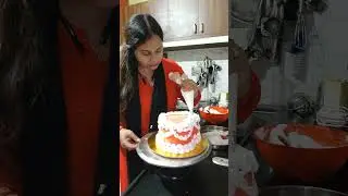 #Vintage theme #cake design# try this one 😄😄😄😄😄
