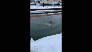 Ice Swimming in Helsinki Simma i kallt vatten Helsingfors Finland