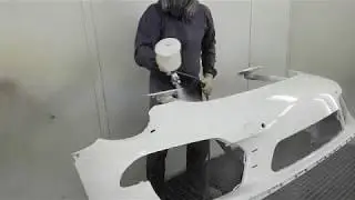 Porsche Carrera S 911 spray painting, with Iwata ws400 clear PPG D8130