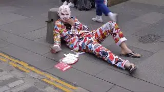 Edinburgh Fringe Street Performers - 4K