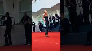 Elsa Hosk slaying in Helsa studio attend at Venice Film festival 22 🖤
