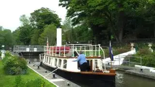 Steam narrow boat at Sonning Lock