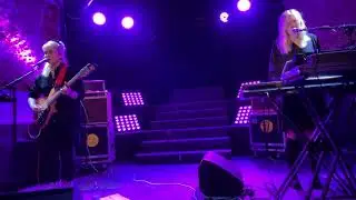 Maustetytöt - Syntynyt suruun ja puettu pettymyksin, Live im Milla München, 14.05.2024