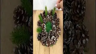 Рождественский декор с подносом и шишками: оригинальный проект своими руками для Рождества! 🎅