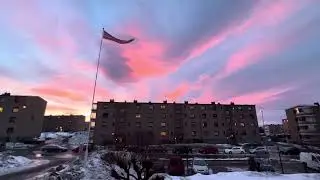 Mitt fargerike nabolag som jeg opplever i balkong❤️