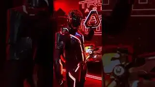 Best Tron #Cosplay? #tronares #suit #build #tron #rinzler #tronlegacy #disney ​⁠#troncosplay #movie