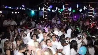 Love that GENZ college kids LOVE Old Classic Rock Songs- Fleetwood Mac Classic