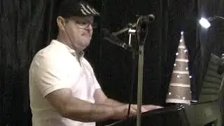 Wilk - cover utworu   Bóg narodzi się