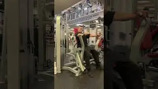 Selectorized Chest Press (Life Fitness)
