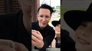 Mira como Marilyn Manson cuida a su sobrina de 10 a&ntilde;os #metal #marilynmanson #rock #music #hardcore