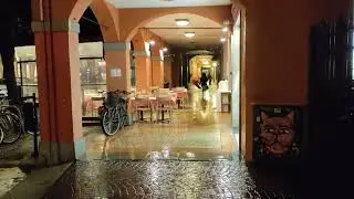 Bologna , Trattorie tipiche vicino via Indipendenza , sotto i portici , Italy