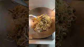 POV: Cooking Hokkien mee at home - how to get wokhei (patience)