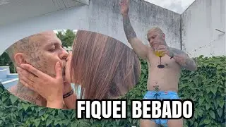 ELA ME BEIJOU