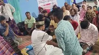 শাহ্ সূফী সৈয়দ দিদার নূরী আল সুরেশ্বরী হুজুর কেবলার পবিত্র আস্তানা শরীফে তরিকত দেওয়া হচ্ছে।