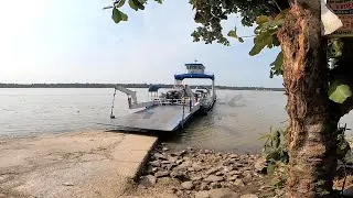 Waiting for the Binh Ninh ferry.  (Binh Ninh, Tien Giang province, Vietnam)
