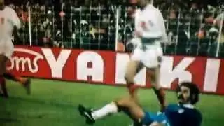 Brazil v Holland 1974, Rivelino gets the elbow!