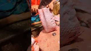 Удивительное мастерство разделки карпа катла на местном рыбном рынке Бангладеш #короткиевидео