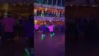 Carnival Dream 80's Rock -N- Glow Party #carnivalcruise #carnival #80smusic #party #cruisers