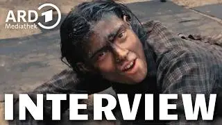 SCHWARZES GOLD Interview mit Harriet Herbig-Matten, Tom Wlaschiha, Aaron Hilmer am Filmset der Serie