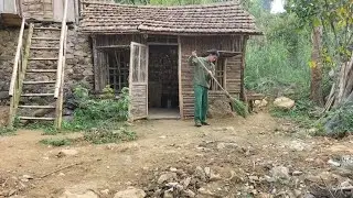 Farm construction.Clean house.Garden renovation.Alone life in the forest