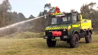 Unimog combate incendios forestales de interfaz