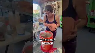 Liner glazing a teapot #potter #glazingpottery #teapot #glazingtechnique #glazing #linerglazing #art