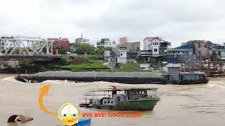 [24] Coal barge is too heavy, even specialized Tug can not help to cross rapids