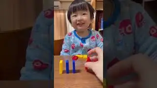 朝からドミノ倒しで遊ぶ2歳2ヶ月