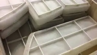 Plastic wire mesh demister