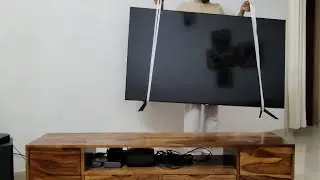 How to Lift a Big TV by Yourself - Samsung 55-inch