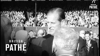 Queen Honours Somme Heroes  (1966)
